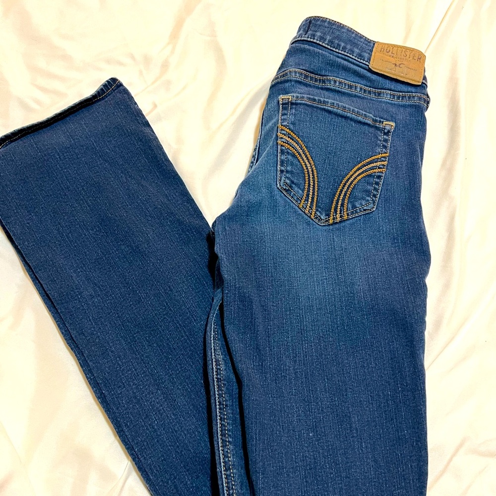 Lightly worn Hollister Bootcut Jeans size 3L (3 Long)